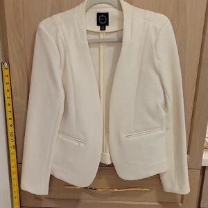 Elegant Cream Women's Blazer